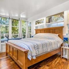 Coastal Guest Suite | King Bed, Steps to Town