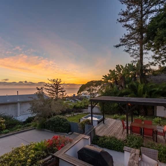 4BR Dog-Friendly Beach House | Hot Tub + Views - Image 1