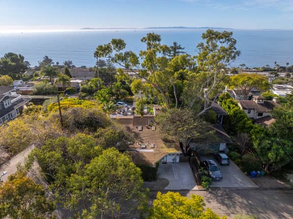 Danya's Cottage | Chosen Beach Collection