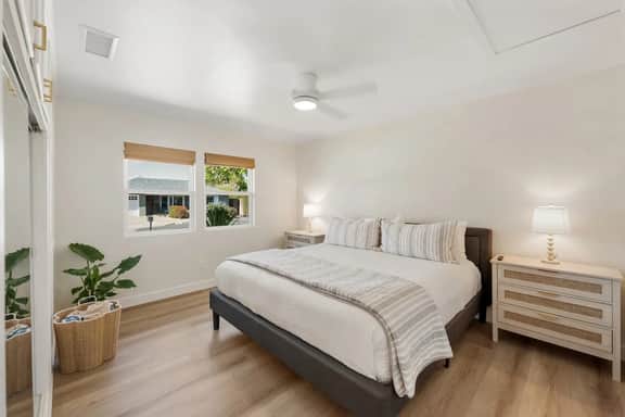 3BR Mesa Home / Steps to beach - Image 2