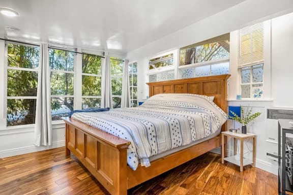 Jennifer's Cottage Room | Chosen Beach Collection